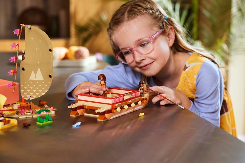 LEGO® Disney Princess Moana's Adventure Canoe (43270) - φωτογραφία 7