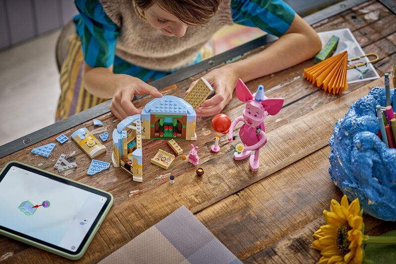 LEGO® Disney Piglet's Birthday Fun (43305) φωτογραφία