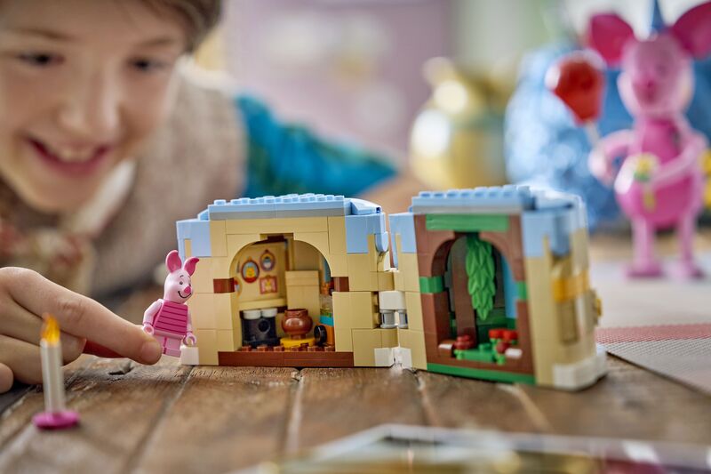 LEGO® Disney Piglet's Birthday Fun (43305) φωτογραφία