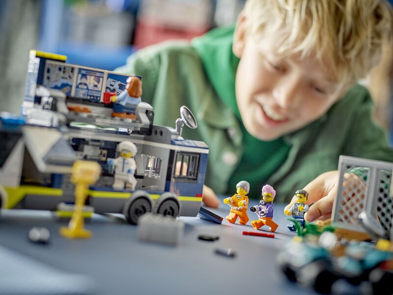 LEGO City Police Mobile Crime Lab Truck (60418) φωτογραφία