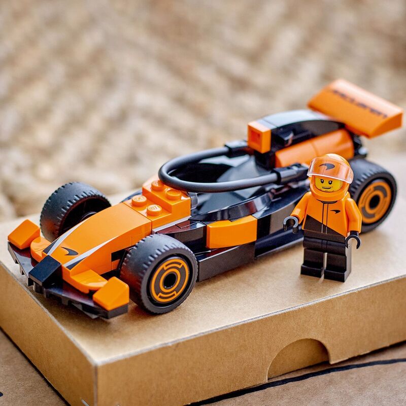 LEGO City F1 Driver With McLaren Race Car (60442) φωτογραφία