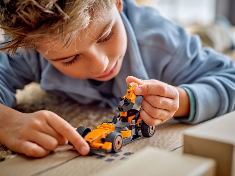 LEGO City F1 Driver With McLaren Race Car (60442) φωτογραφία