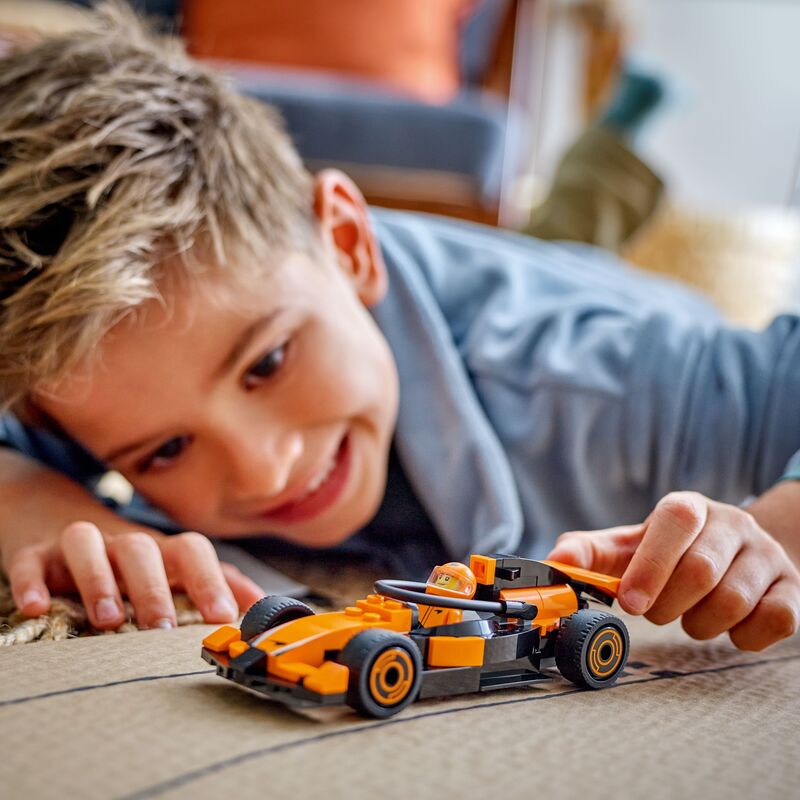LEGO City F1 Driver With McLaren Race Car (60442) φωτογραφία