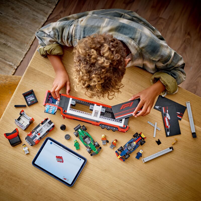 LEGO City F1 Truck With RB20 & AMR24 F1 Cars (60445) φωτογραφία