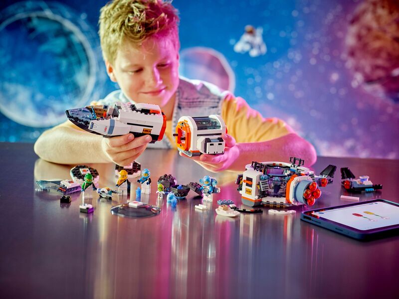 LEGO® City Modular Galactic Spaceship (60446) φωτογραφία