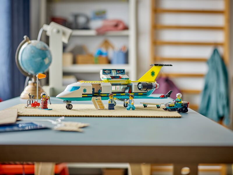 LEGO City Emergency Air Ambulane Airplane (60465) φωτογραφία