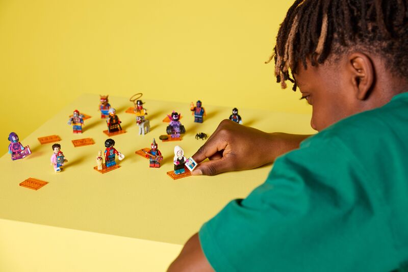 LEGO Minifigures Spider-Man Across The Spider Web (71050) φωτογραφία