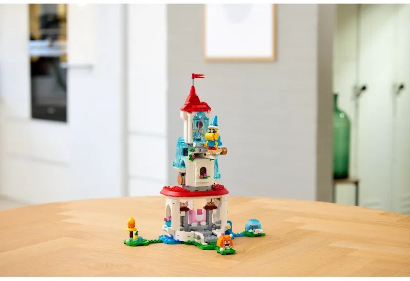 LEGO Super Mario Cat Peach Suit Αnd Frozen Tower Expansion Set (71407) φωτογραφία