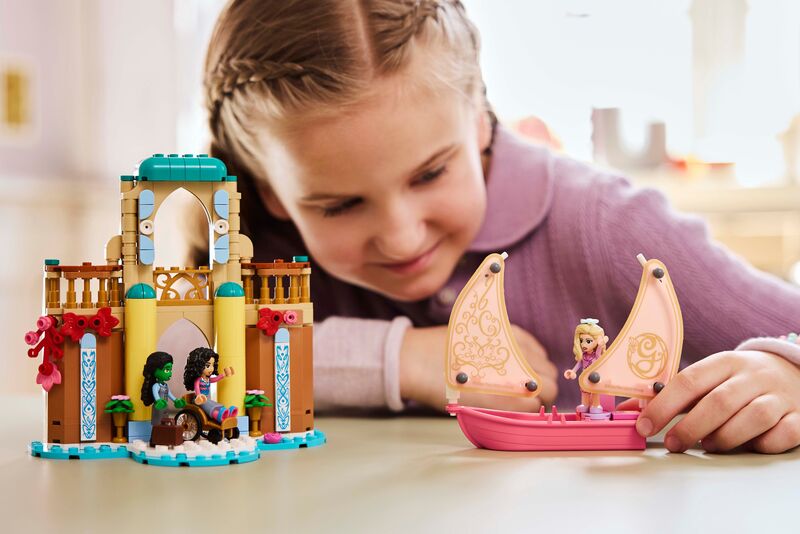 LEGO Wicked Glinda, Elphaba & Nessarose At Shiz University (75681) φωτογραφία