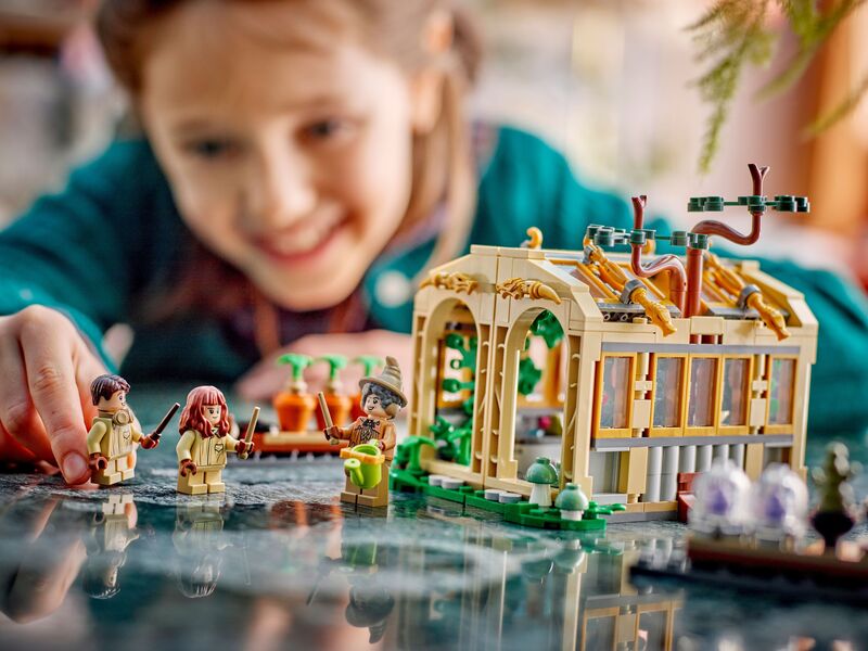 LEGO® Harry Potter Hogwarts Castle: Herbology Class (76445) φωτογραφία