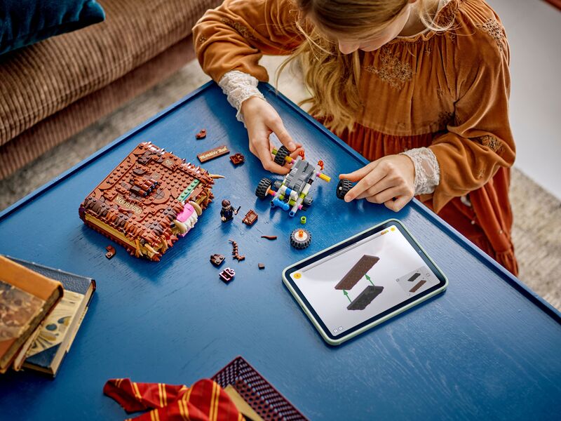 LEGO® Harry Potter Chomping Monster Book Of Monsters (76449) φωτογραφία