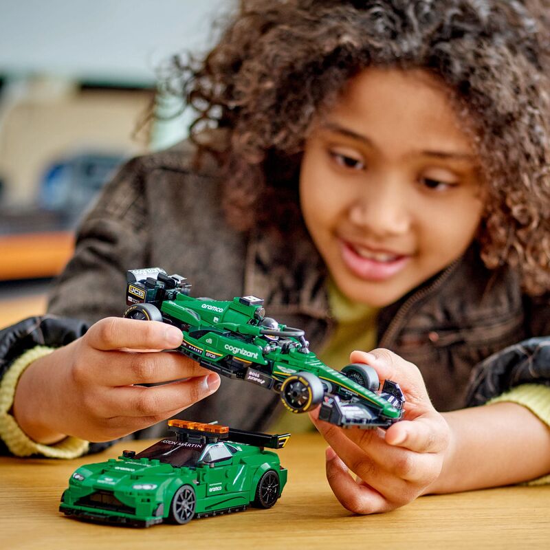 LEGO® Speed Champions Aston Martin Safety Car & AMR23 (76925) - φωτογραφία 4