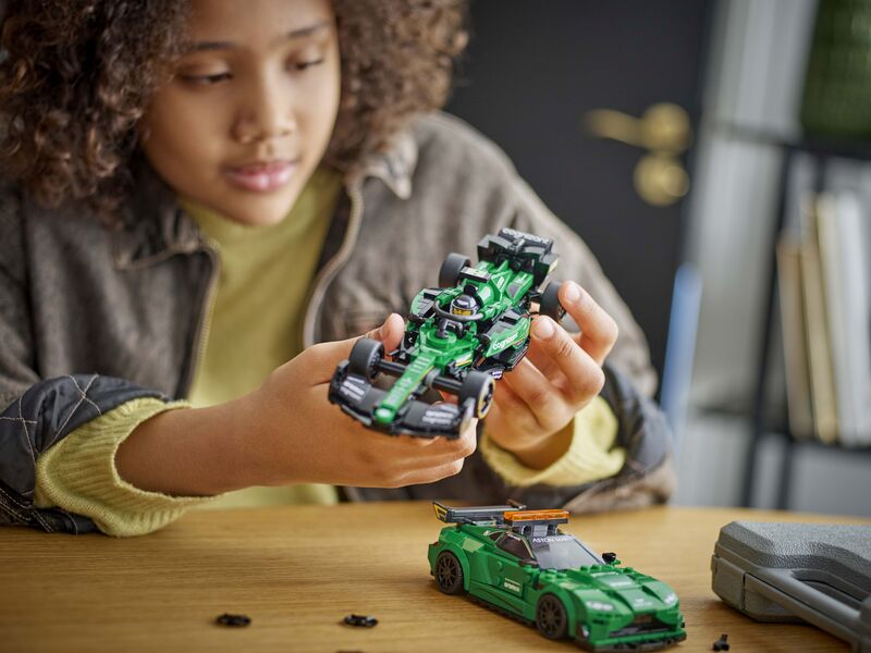 LEGO® Speed Champions Aston Martin Safety Car & AMR23 (76925) - φωτογραφία 5