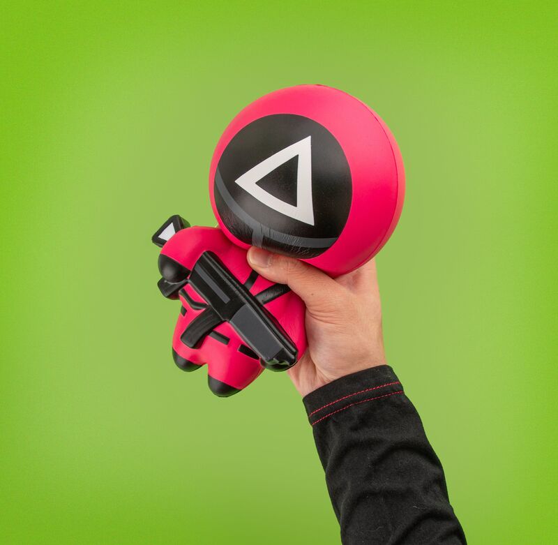 FBL Squid Game Armed Soldier Squishy (CR2255) - φωτογραφία 4
